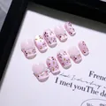 Unghie finte fatte a mano rosa cat eye con perle bianche e decorazioni floreali - XS / Rosa Viola Occhio di Gatto (Floreale)