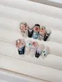 Détail de faux ongles faits main avec oursons 3D et perles dans une boîte de rangement - XS / Capybara Lent (F39)