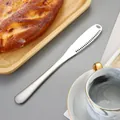 Cuchillo de mantequilla dentado de acero inoxidable con agujeros y mango con ojal - Plateado