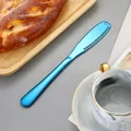 Μοντέρνο γαλάζιο μαχαίρι βουτύρου από ανοξείδωτο ατσάλι με οδοντωτή άκρη και τρύπες - Μπλε
