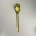 Goldener Titan-Suppenlöffel mit Hammerschlag-Textur und einzigartigem Felsstruktur-Griff - Gehämmertes Modell / Gold