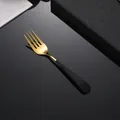 Fourchette moderne en acier 304 avec tête dorée élégante et manche noir mat - Fourchette de Table Noir et Or