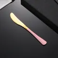 Couteau de table en acier 304 avec lame dorée dentelée et manche rose mat - Couteau de Table Rose et Or