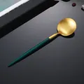 Cucchiaio moderno in acciaio 304 con testa oro opaco e manico lungo verde scuro - Cucchiaio da Tavola Verde Scuro Oro