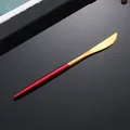 Coltello da bistecca in acciaio inox oro con manico rosso minimalista per tavola moderna - Coltello da Tavola Rosso Oro