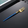 Elegante forchetta in acciaio inox 304 oro e blu navy con manico opaco per cenare - Forchetta da Cena Oro Blu