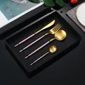Set di posate da 4 pezzi in oro opaco e rosa in una scatola regalo nera di lusso - Combinazione Posate Rosa Oro (Scatola Regalo)