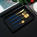 Set posate da 4 pezzi in acciaio inox 304 blu e oro opaco in confezione regalo nera - Combinazione Posate Blu Oro (Scatola Regalo)