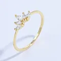 Dettaglio del marchio S925 su anello in argento dorato 18K con zirconi marquise - US 7 / Stile Ventaglio Corona(J04)