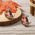 Pendientes de luna en madera con corazones rojos y silueta de pareja romántica - Estilo Silueta de Pareja de Luna Creciente (WEH4098)