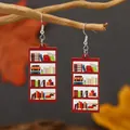 Handgemachte Buchliebhaber-Ohrringe mit bunten Bibliotheksregal-Anhängern für Lehrer - Rechteck-Bücherregal Form (WEH4333)