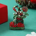 Broche de botte de Noël scintillante avec cristaux rouges et verts pour fêtes - Antique Gold Christmas Boot (BR1439)