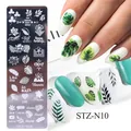 Dettaglio macro della piastra nail art STZ-N10 con foglie tropicali e motivi floreali - Stile foglia pianta tropicale (STZ-N10)