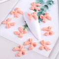 Decorazione per unghie a fiocco 3D in resina rosa opaca su unghia finta bianca - Rosa (XR03)