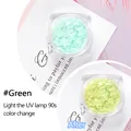 Nagelkunst bloembedeltjes met UV-kleurverandering in een vierkante fles van groen naar geel - Groen