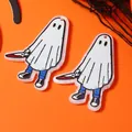 Pendientes de Halloween de acrílico con fantasma lindo sosteniendo un cuchillo sangriento - Fantasma Blanco Espeluznante Con Cuchillo (weh5405)