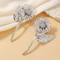 Spille a forma di girasole vintage in argento con trama metallica martellata - Stile Girasole Argento (WEH4930)