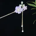 Traditionelle Haarnadel mit lila Blüten, goldenen Quasten und Perlenakzenten - Lila Rosa Blume Perle Doppelquaste Stil (2486)