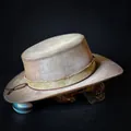 Sombrero plano de fieltro de lana en color topo claro con cuerda estilo vintage - L (58-60cm) / Marrón Vintage Envejecido (Gun Club Gangster)