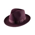 Diep wijnrode wollen vilten fedora hoed met bijpassend ripslint en metalen merkplaatje - Eén maat / Paars