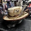 Sombrero pork pie de fieltro de lana vintage con efecto quemado, plumas, cadenas y cartas - L (58-60cm) / Beige