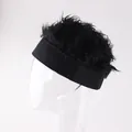 Makroaufnahme des schwarzen Perückenstirnbands mit stacheliger Synthetikfaser und Gummiband - M (56-58cm) / Schwarz + Schwarz