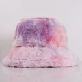 Gros plan détaillé montrant la texture douce en peluche et le dégradé tie-dye rose et violet - M (56-58cm) / Tie-Dye Dégradé Rose Violet (A-08)