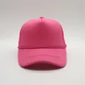 Gorra trucker de malla rosa brillante con tela de esponja transpirable para el sol - Todo Rosa Rojo