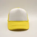 Gorra trucker minimalista en amarillo y blanco con malla y visera curva clásica - Amarillo + Blanco