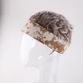 Hip-Hop Vermieterkappe mit Wüsten-Camo-Band und dicker aschbrauner Lockenperücke - M (56-58cm) / Digital Gelb + Kaffee (USMC)