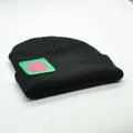 Schwarze Rippstrick-Mütze mit neongrünem und pinkem Logo-Patch im Killjoy-Stil - Abstraktes Ikon-Stil (S3V2-Black-Icon)