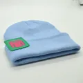 Hellblaue Valorant Killjoy Strickmütze mit grün-rosa Patch für Damen und Herren - Abstraktes Ikon-Stil (S3V2-SkyBlue-Icon)