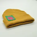 Senfgelbe Killjoy Beanie-Mütze mit geometrischem Aufnäher für winterliche Wärme - Abstraktes Ikon-Stil (S3V2-Khaki-Icon)
