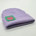Lila Valorant Killjoy Strickmütze mit leuchtend grünem und pinkem abstraktem Patch - Abstraktes Ikon-Stil (S3V2-Purple-Icon)