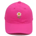 Detail der weißen Gänseblümchen-Stickerei auf einer rosa atmungsaktiven Baumwollkappe - Erwachsene - Verstellbar / Fuchsia