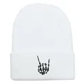 Berretto bianco in maglia con risvolto e ricamo grafico a forma di mano di scheletro - 54-60cm / Bianco