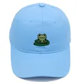 Lichtblauwe baseballpet met schattig geborduurd kikkertje en gebogen klep - Volwassene - Verstelbaar / Hemelsblauw