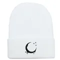 Berretto in maglia bianco con ricami neri di luna e stelle sul risvolto - Bianco