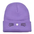 Berretto in maglia viola con baffi di gatto ricamati e un cuore bianco carino - Taglia unica / Viola Medio