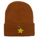 Bonnet en maille marron avec broderie étoile jaune et bord replié pour l'hiver - 54-60cm / Couleur caramel