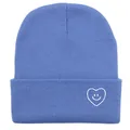Détail de bonnet tricoté bleu clair avec motif brodé de visage souriant en cœur - Taille unique / Bleu Cyan