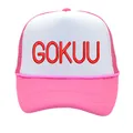 Nahaufnahme der pink-weißen Trucker-Cap mit GOKUU-Stickerei und atmungsaktivem Netzteil - M (56-58cm) / Rose Weiß
