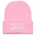 Rosa Strickmütze mit I'M NOT PERFECT Stickerei für wohlige Winterwärme - 54-60cm Elastisch / Rosa