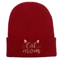 Berretto Cat Mom rosso scuro con ricamo dorato, cappello invernale in maglia a coste - Mamma Gatto / Borgogna