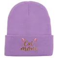 Berretto in maglia lilla con ricamo Cat Mom e dettagli con orecchie di gatto rosa - Mamma Gatto / Viola Chiaro