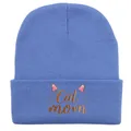 Berretto in maglia celeste con ricamo Cat Mom e graziose orecchie da gatta - Mamma Gatto / Blu Ciano