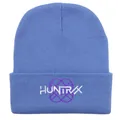 Dunstblaue Strickmütze im K-Pop Stil mit weißer HUNTRXX Logostickerei für Damen - Cyanblau