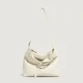 Elegante bolso hobo blanco de cuero con textura de lichi y hebillas plateadas - Blanco Roto