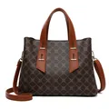 Borsa tote marrone con monogramma, manici e tracolla regolabile per donna - caffè