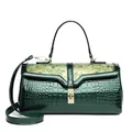 Borsa tote verde scuro goffrata coccodrillo con rilievo floreale oro e chiusura metallo - Verde